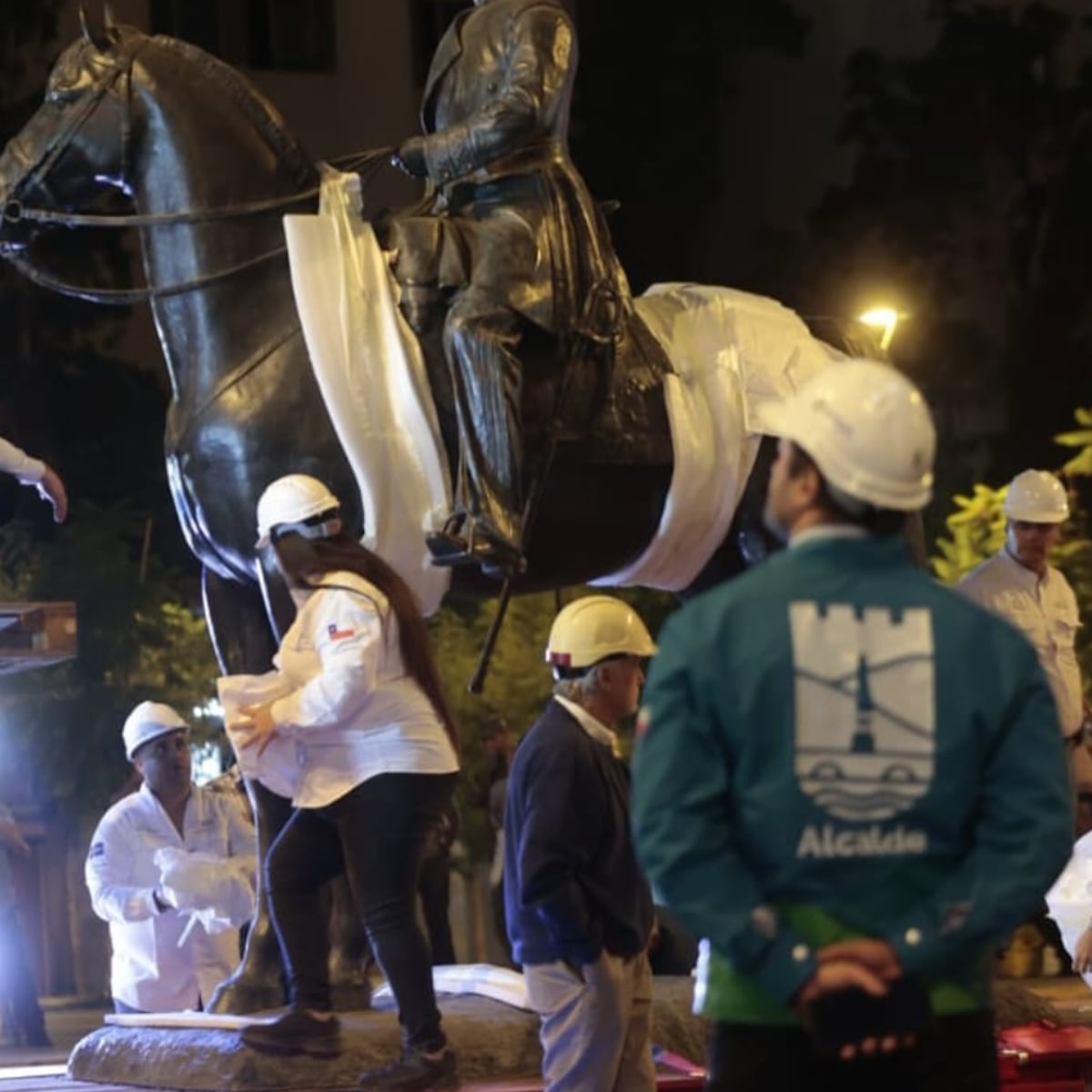Estatua del general Baquedano regresa a Plaza Italia tras 5 años Estatua del general Baquedano regresa a Plaza Italia tras 5 años