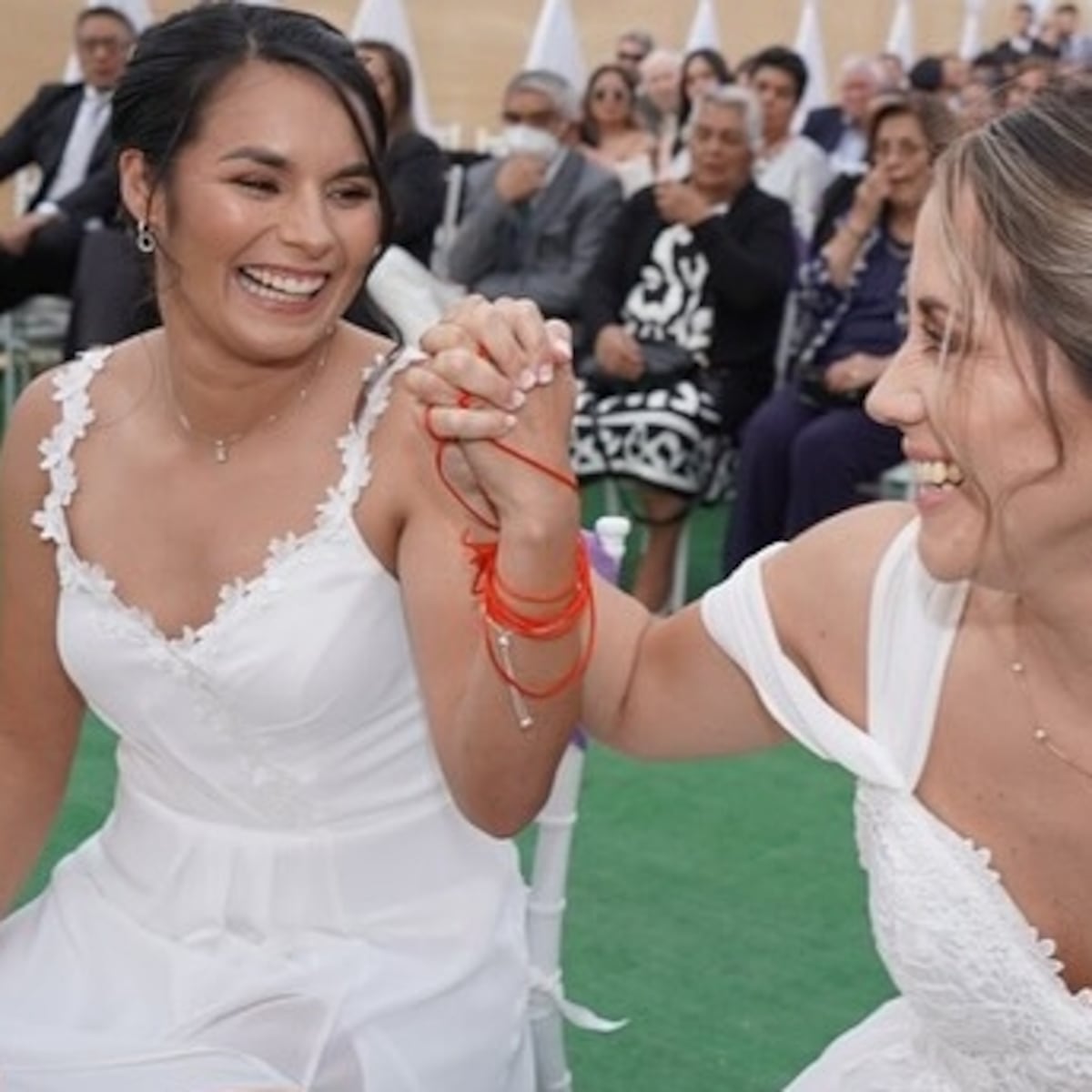 Helen Galaz y Marcela Pérez celebran su amor en matrimonio Helen Galaz y Marcela Pérez celebran su amor en matrimonio