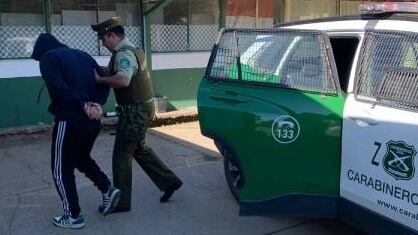 La pareja de asaltantes fue descubierta por empleados del supermercado de Coihueco.