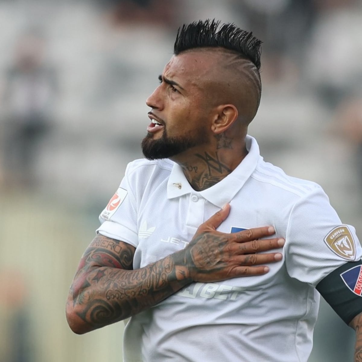 Arturo Vidal duda de su continuidad en Colo Colo pese a renovación Arturo Vidal duda de su continuidad en Colo Colo pese a renovación