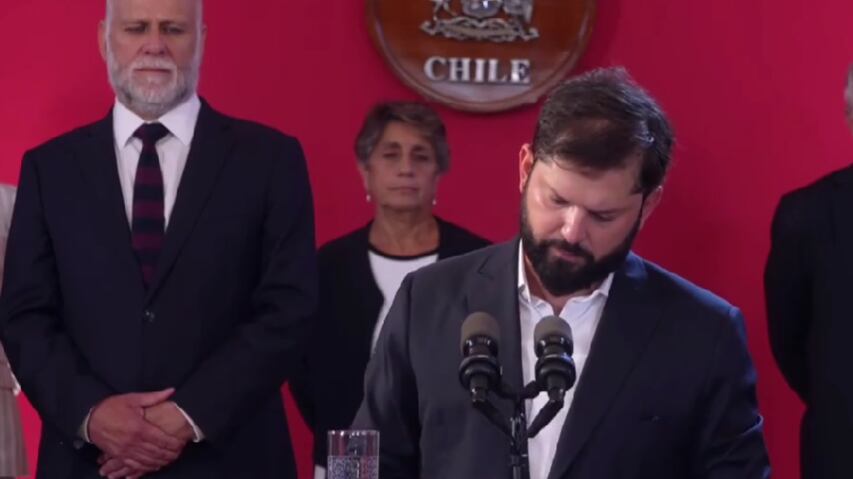 “No hay que bajar los brazos ni relajarse ni un solo segundo”: Presidente Boric tras juramentación de Álvaro Elizalde.