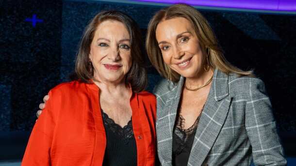 Gloria Simonetti y Karen Doggenweiller