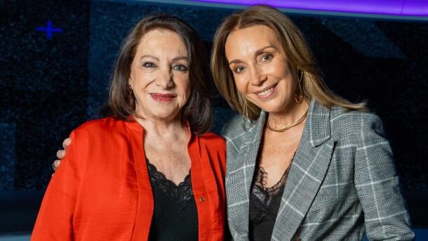 Gloria Simonetti y Karen Doggenweiller