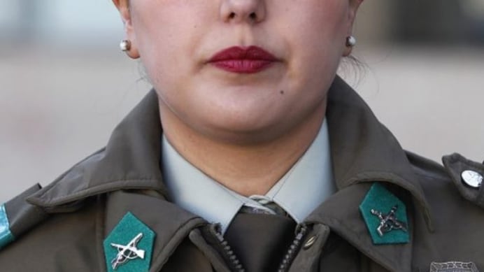 Mujer fue detenida tras morder a carabinera durante fiscalización al comercio ambulante en Lota