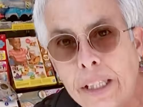 “Chile es un país de los idiotas”: clienta de Meiggs perdió la paciencia con nuevas medidas