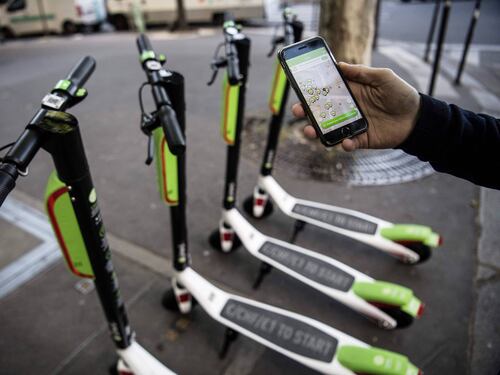 Lime retiró su flota completa en Suiza: scooters se detienen abruptamente y causan accidentes en usuarios