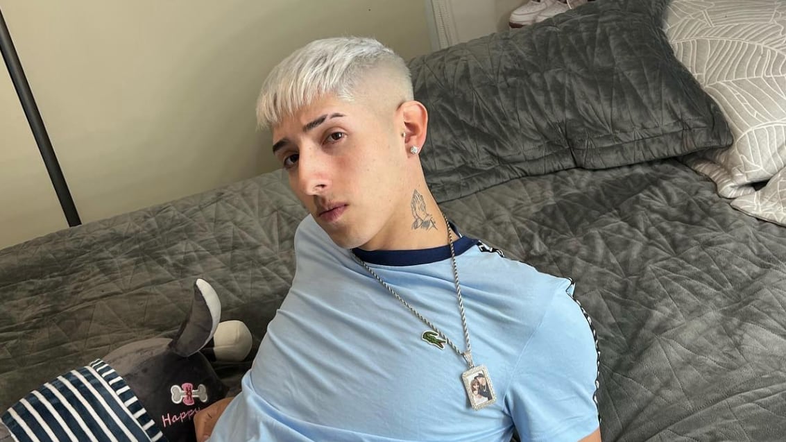 El cantante urbano presentó su nuevo look en Instagram