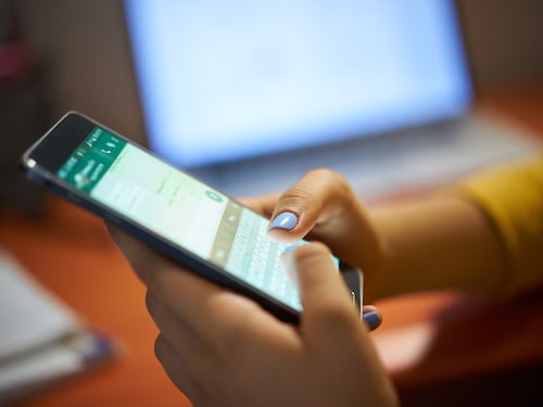 WhatsApp ya traduce tus chats: así funciona la nueva herramienta de traducción