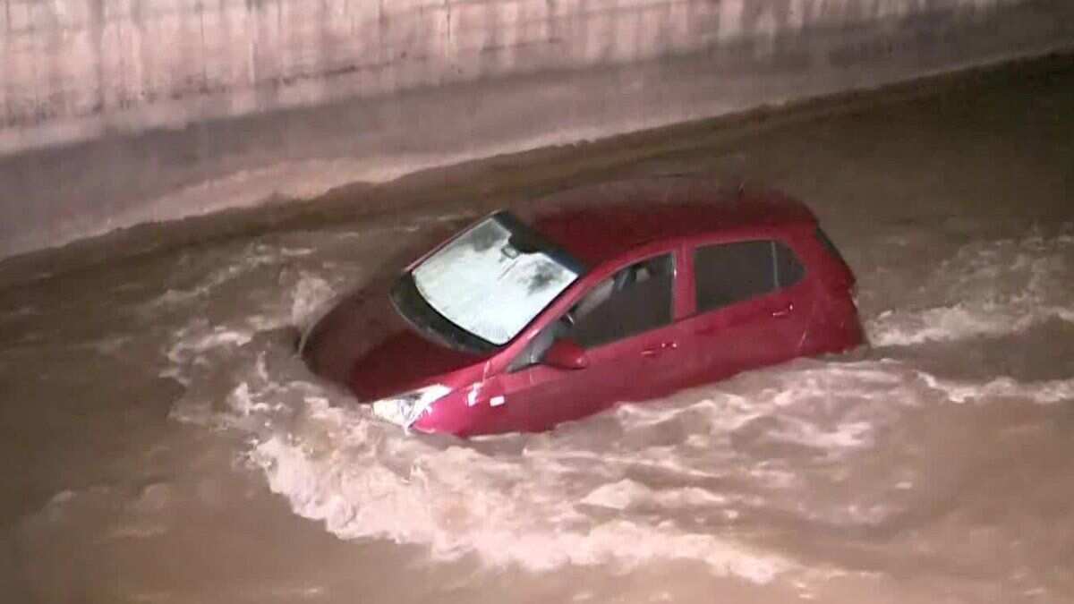 Aprendía a manejar bajo efectos del alcohol: mujer cayó con su auto al canal San Carlos en La Florida