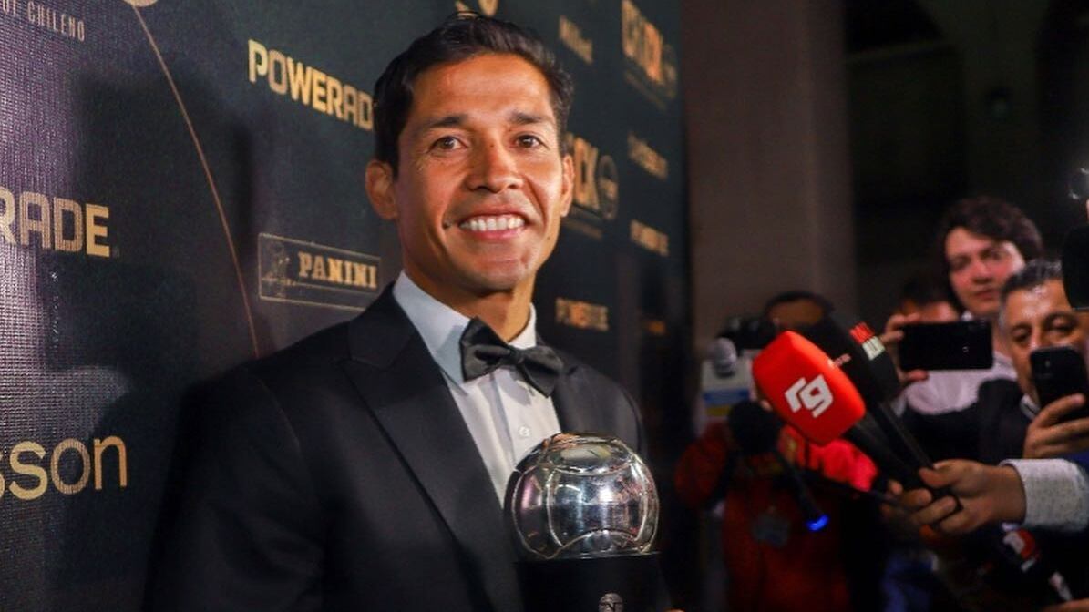 El retirado futbolista nacional aseguró que el técnico rosarino fue el verdadero arquitecto detrás de la creación de la "Generación Dorada" de la selección chilena, por sobre José Sulantay y Jorge Sampaoli.