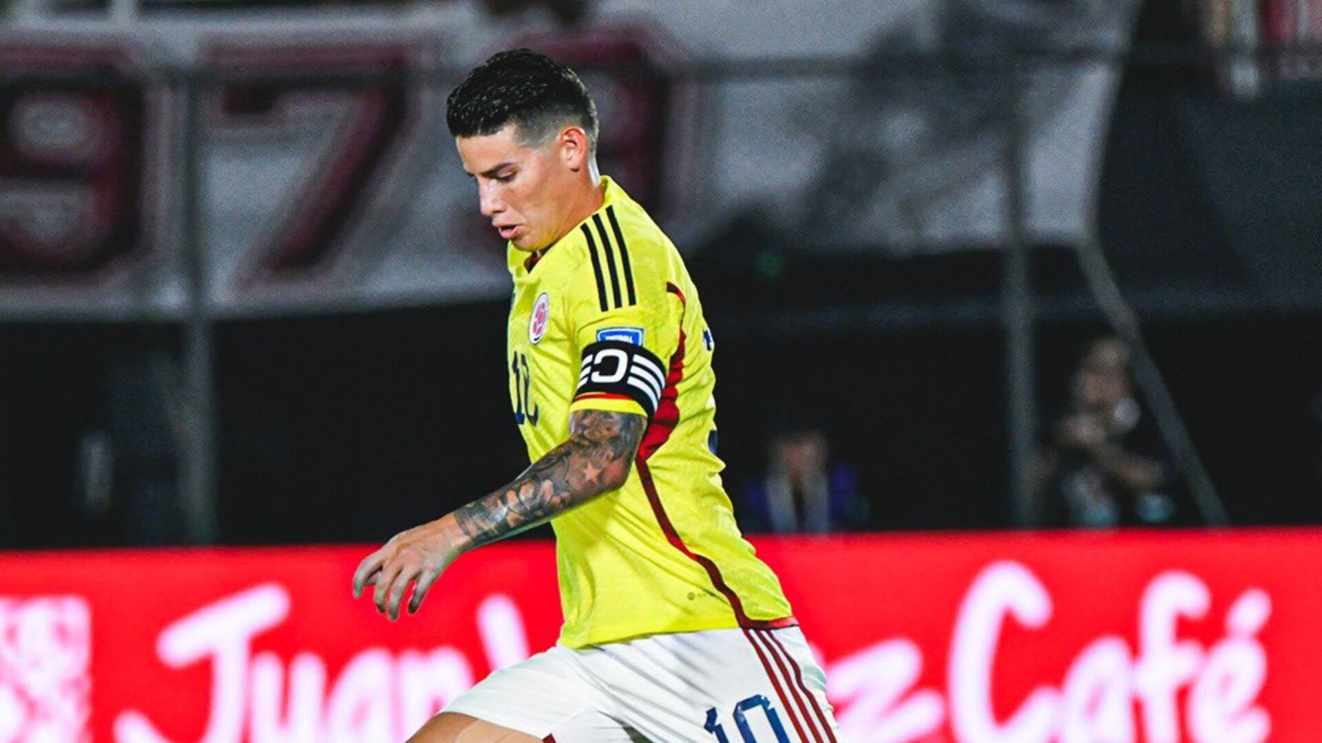Foto de James Rodríguez en calzoncillos alborotó a sus fans tras el partido de Colombia