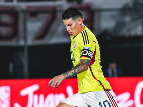 Tras el triunfazo de Colombia, James posó en ropa interior y muchas no se fijaron en su sonrisa