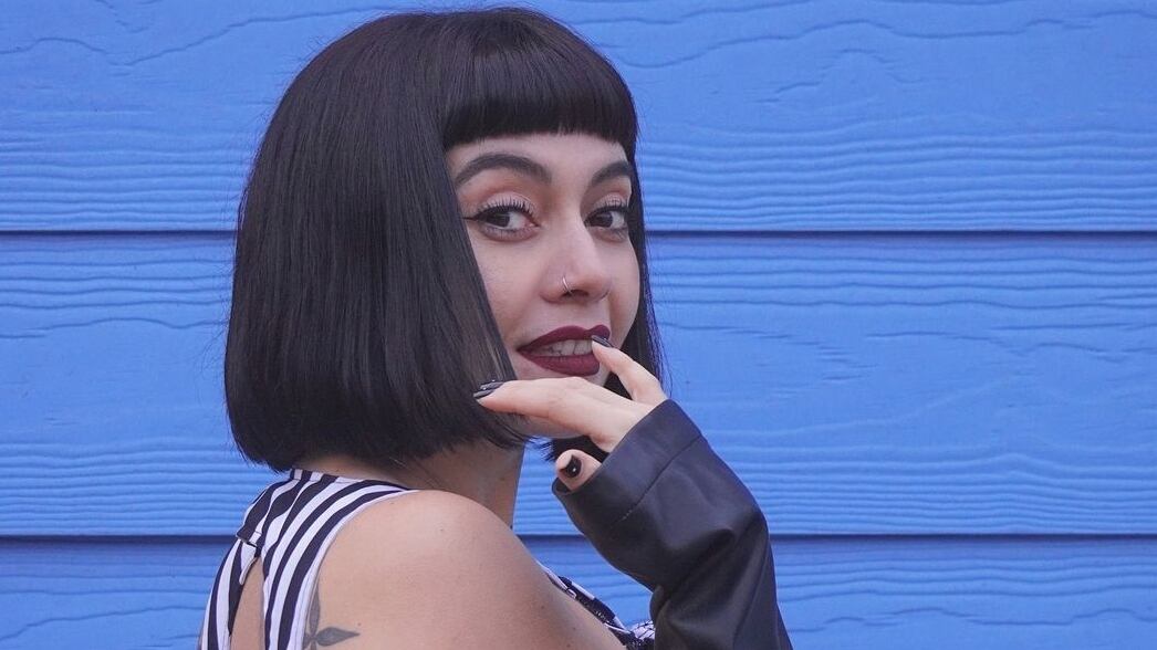 La artista nacional reconoció el impulso de masividad que le dio a su carrera musical el haber acompañado a Los Bunkers en el Festival de Viña y ser parte de los próximos dos conciertos de la banda chilena en el Estadio Nacional, el 27 y 28 de abril.
