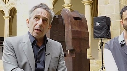 El actor facilitó esta tarde sus redes sociales para iniciar la campaña de búsqueda de la amiga de uno de sus alumnos de teatro.