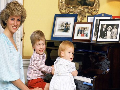 Así quería llamar el príncipe Carlos a sus hijos pero Lady Di no se lo permitió