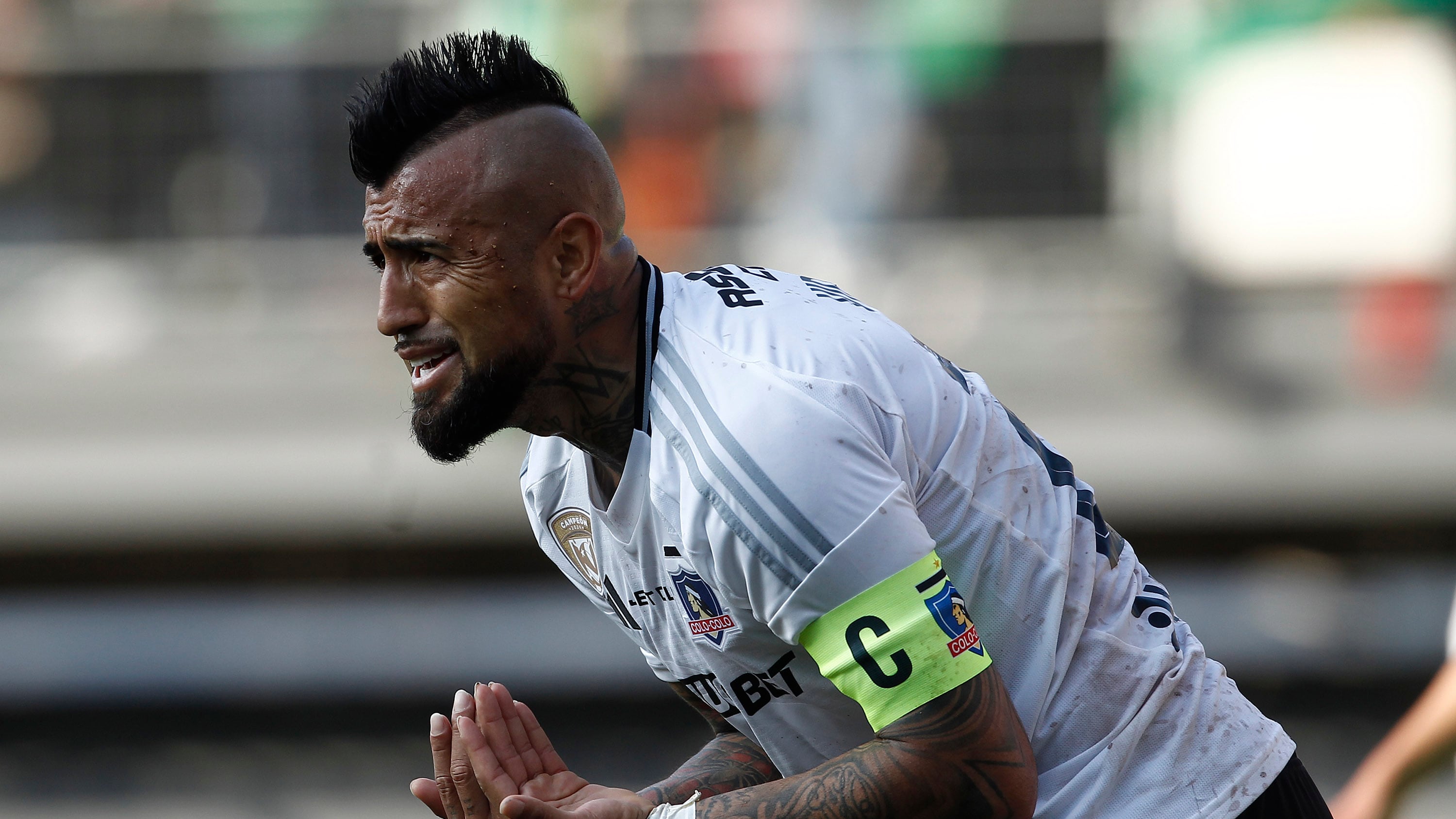 LIGA DE PRIMERA 2025: Audax Italiano vs Colo Colo | 22 DE JUNIO DE 2025, SANTIAGO
Arturo Vidal se enoja por una ocasión desperdiciada Durante el partido, válido por la décimo quinta fecha de la Liga de Primera, entre Audax Italiano y Colo Colo, disputado en el estadio Bicentenario de La Florida
FOTO:ERNESTO GUEVARA/AGENCIAUNO
