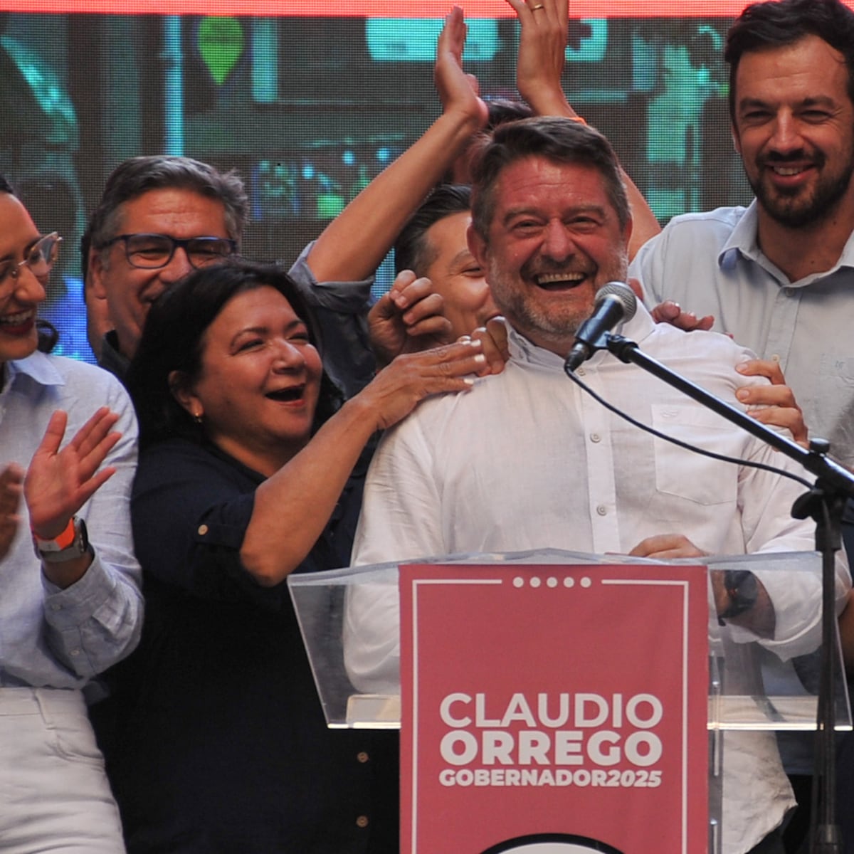Claudio Orrego gana en la RM con campaña de diálogo Claudio Orrego gana en la RM con campaña de diálogo