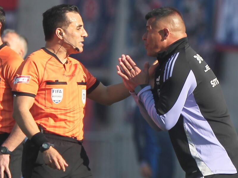 “Hay sorpresa y molestia”: aseguran que Piero Maza quedó indignado con la comisión de arbitraje por no haber denunciado a Jorge Almirón tras acusarlo de robo en el Superclásico