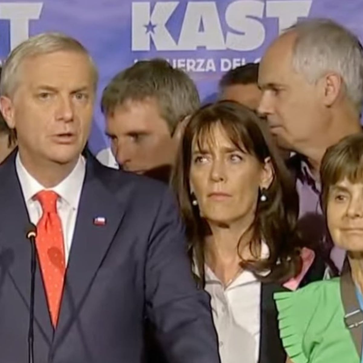 Kast llama a la unidad tras moderado apoyo de Matthei Kast llama a la unidad tras moderado apoyo de Matthei