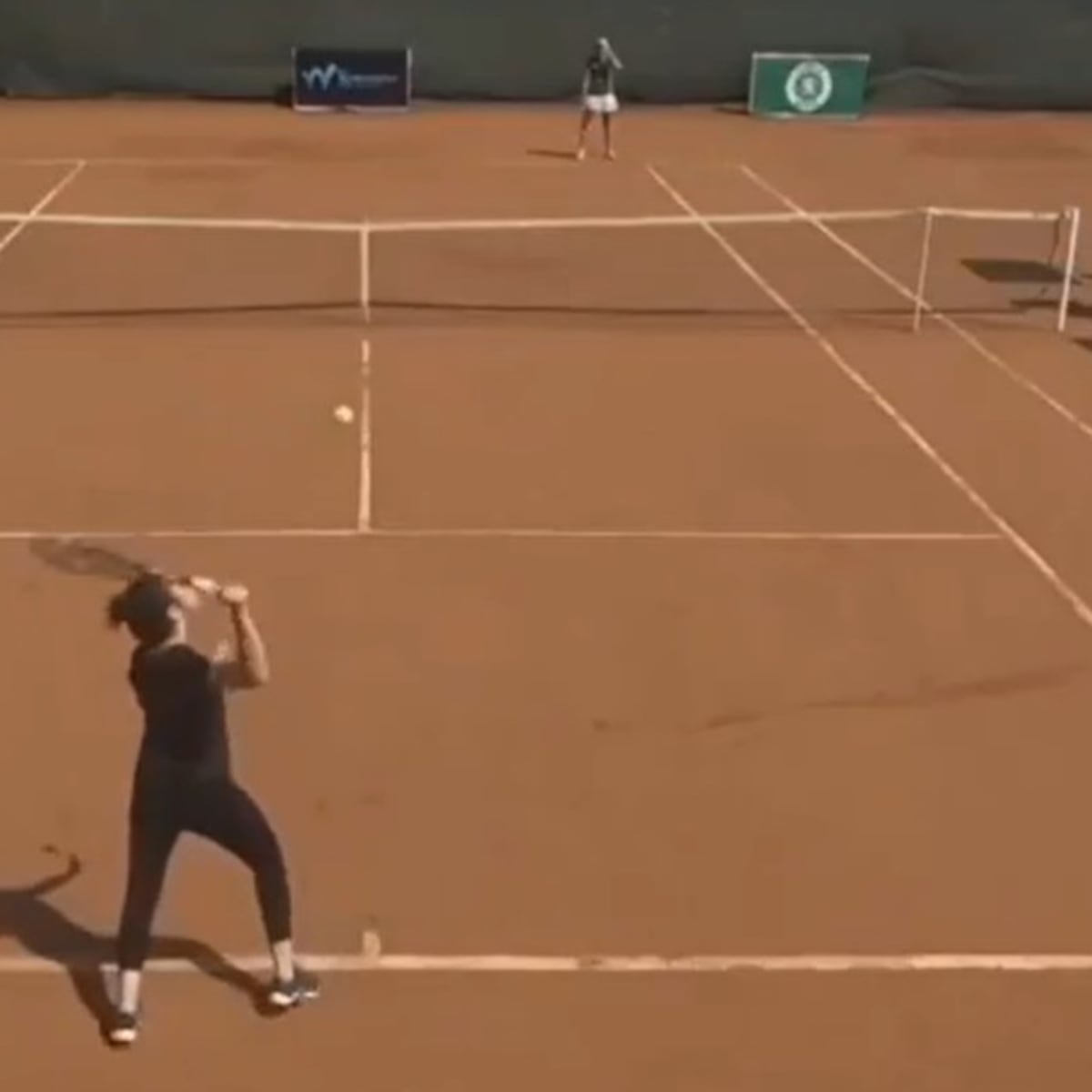 Escándalo en el tenis mundial: jugadora egipcia participa en torneo sin conocer reglas Escándalo en el tenis mundial: jugadora egipcia participa en torneo sin conocer reglas