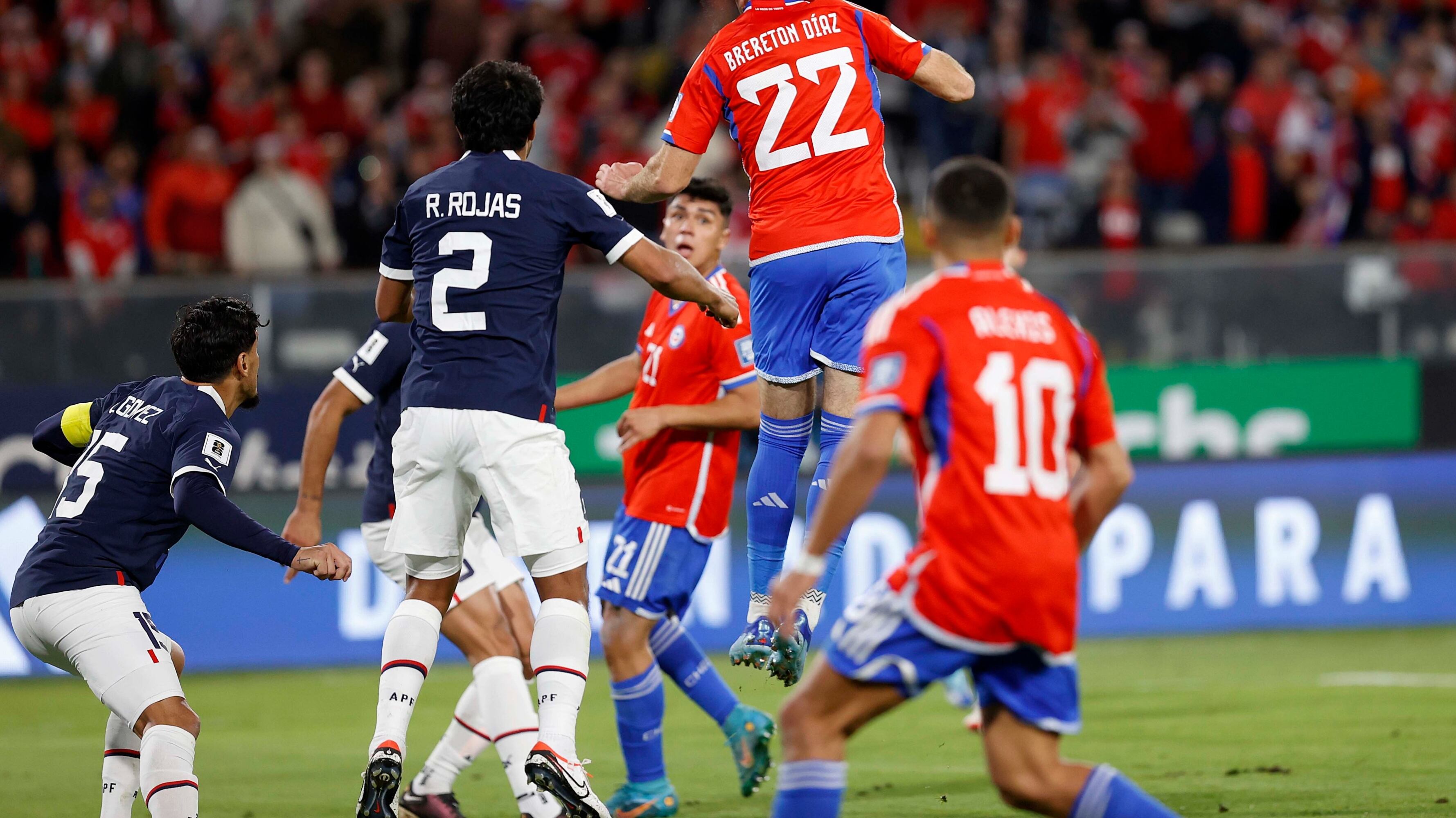 Chile enfrentó esta noche a Paraguay en el estadio Monumental.