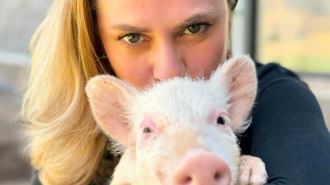 La actriz rescató a Pepa de los pasados incendios de Viña del Mar.