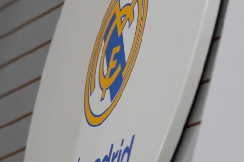 Multan al Real Madrid tras saludo nazi de un hincha en partido de la Champions