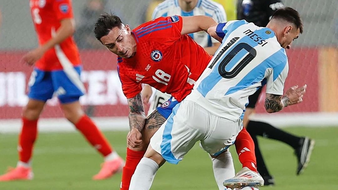 La selección chilena inició sus entrenamientos de cara a sus próximos duelos clasificatorios frente a Argentina y Bolivia.