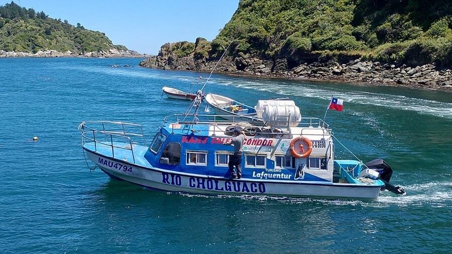 La lancha Río Cholguaco naufragó este fin de semana en Bahía Mansa