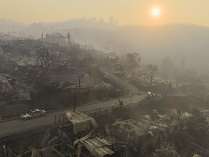 Estudiantes damnificados por incendios forestales podrán matricularse hasta el 6 de marzo en universidades