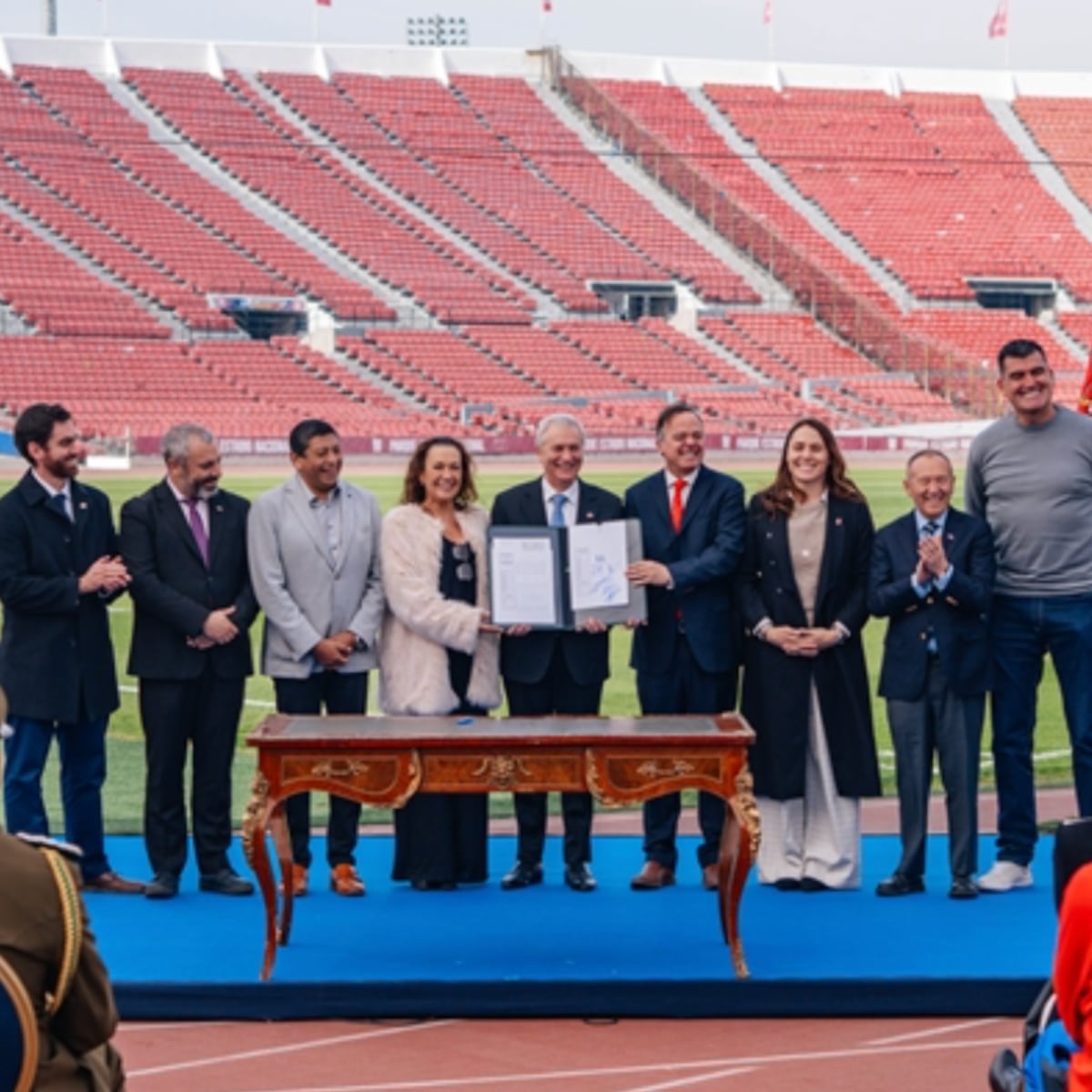 Presidente Kast promulga reforma a SADP y exige estadios propios a clubes Presidente Kast promulga reforma a SADP y exige estadios propios a clubes