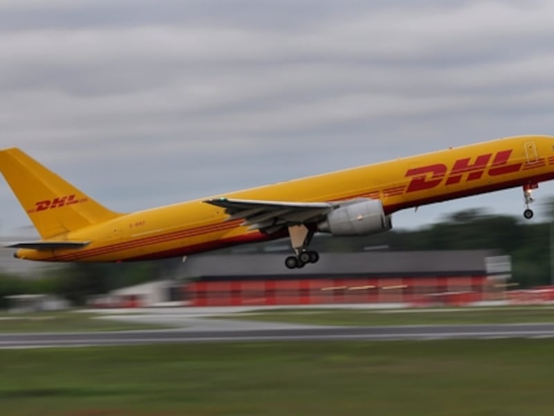 Avión de DHL se parte en dos; cierran aeropuerto en Costa Rica
