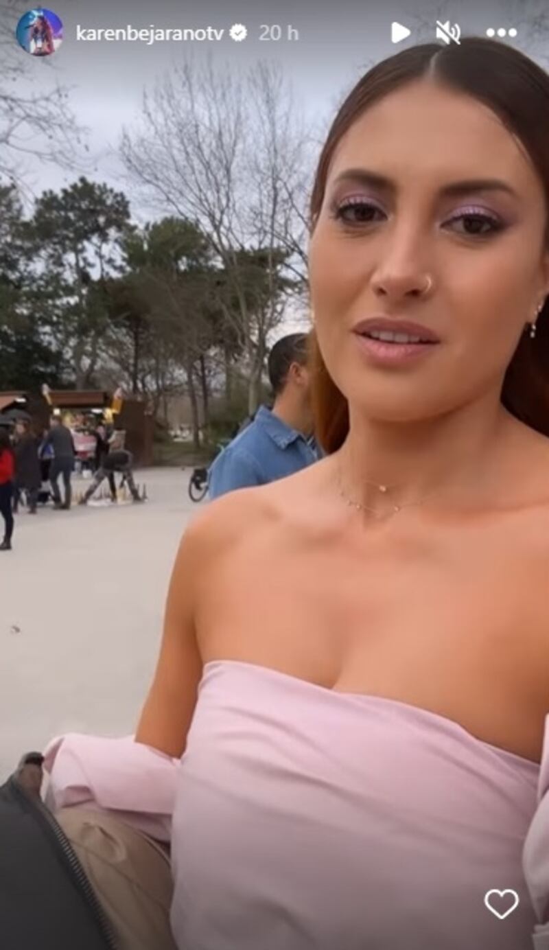 La cantante e influencer chilena, Karen Bejarano.
