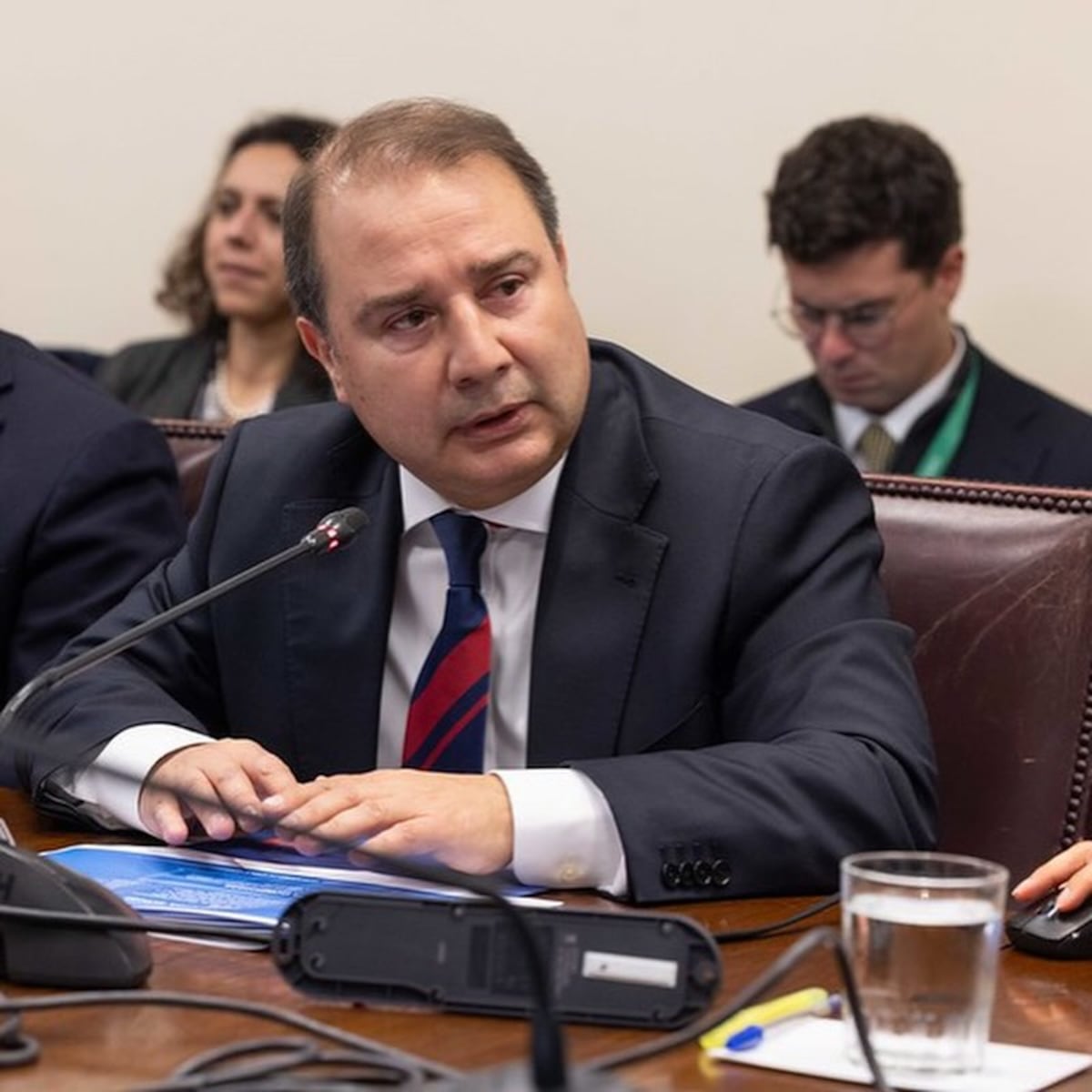 Director de Migraciones sobre promesa de Kast de expulsar 300 mil migrantes Director de Migraciones sobre promesa de Kast de expulsar 300 mil migrantes