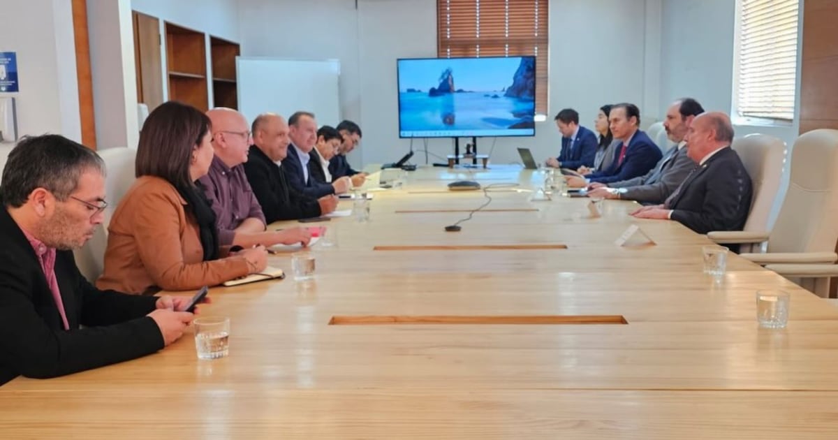 Sueldo mínimo en Chile: La CUT rechaza oferta de Hacienda y disputa ...