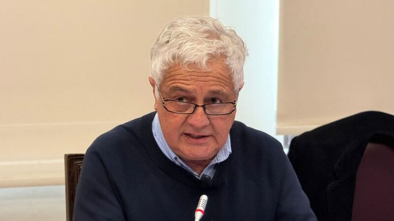 Diputado Hernán Palma denuncia violento robo en su casa de Peñalolén