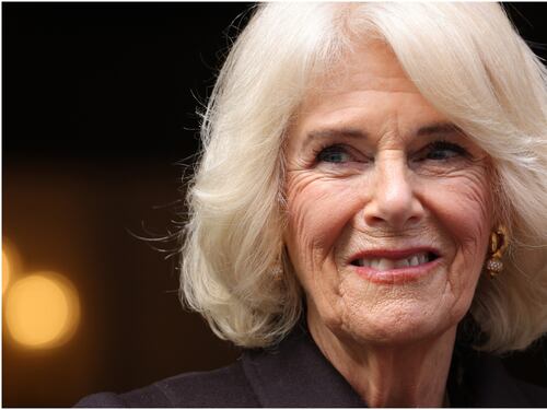 El hermoso collar de la reina Camilla de más de 300 mil dólares, pero con un gran significado