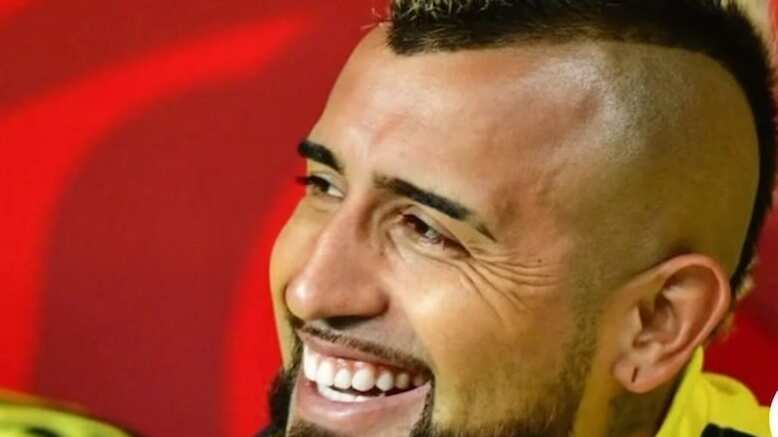 El mediocampista chileno confirmó en un streaming de redes sociales la fecha en que dejará su tradicional corte estilo mohicano que lo ha acompañado casi desde sus inicios en el fútbol profesional.