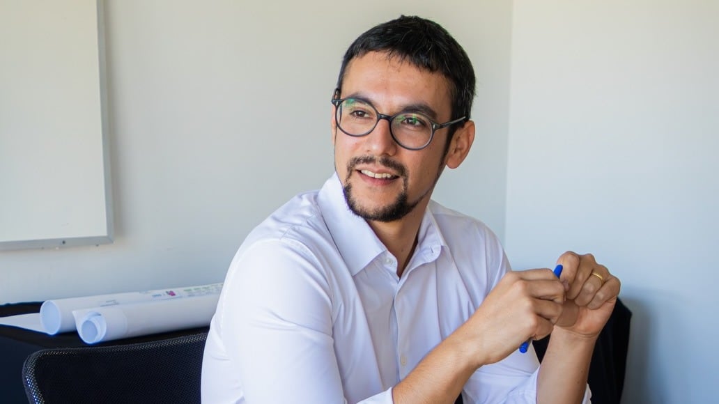 El alcalde de Peñalolén, Miguel Concha, reveló que ha recibido varios mensajes amenazantes