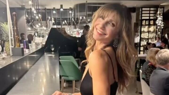 La abogada puso a la venta algunas de sus prendas con poco uso en una plataforma de economía circular.