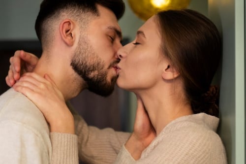 ¿A cuántas personas besa alguien en su vida?: Estudios revelan el promedio