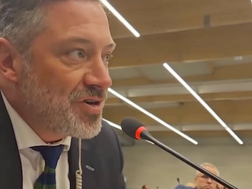 “¡Estoy hablando yo, concejala!”: tenso cruce entre Sebastián Sichel y Alejandra Valle por calle Héctor Noguera