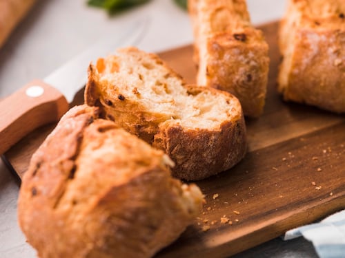 Comer pan podría hacerte subir de peso, incluso sin comer más