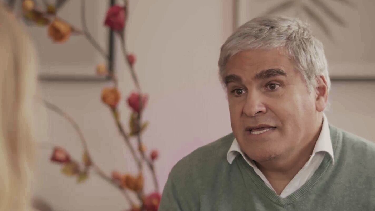 El comediante estará junto a su madre en el próximo capítulo del estelar conducido por Cecilia Bolocco en Canal 13.