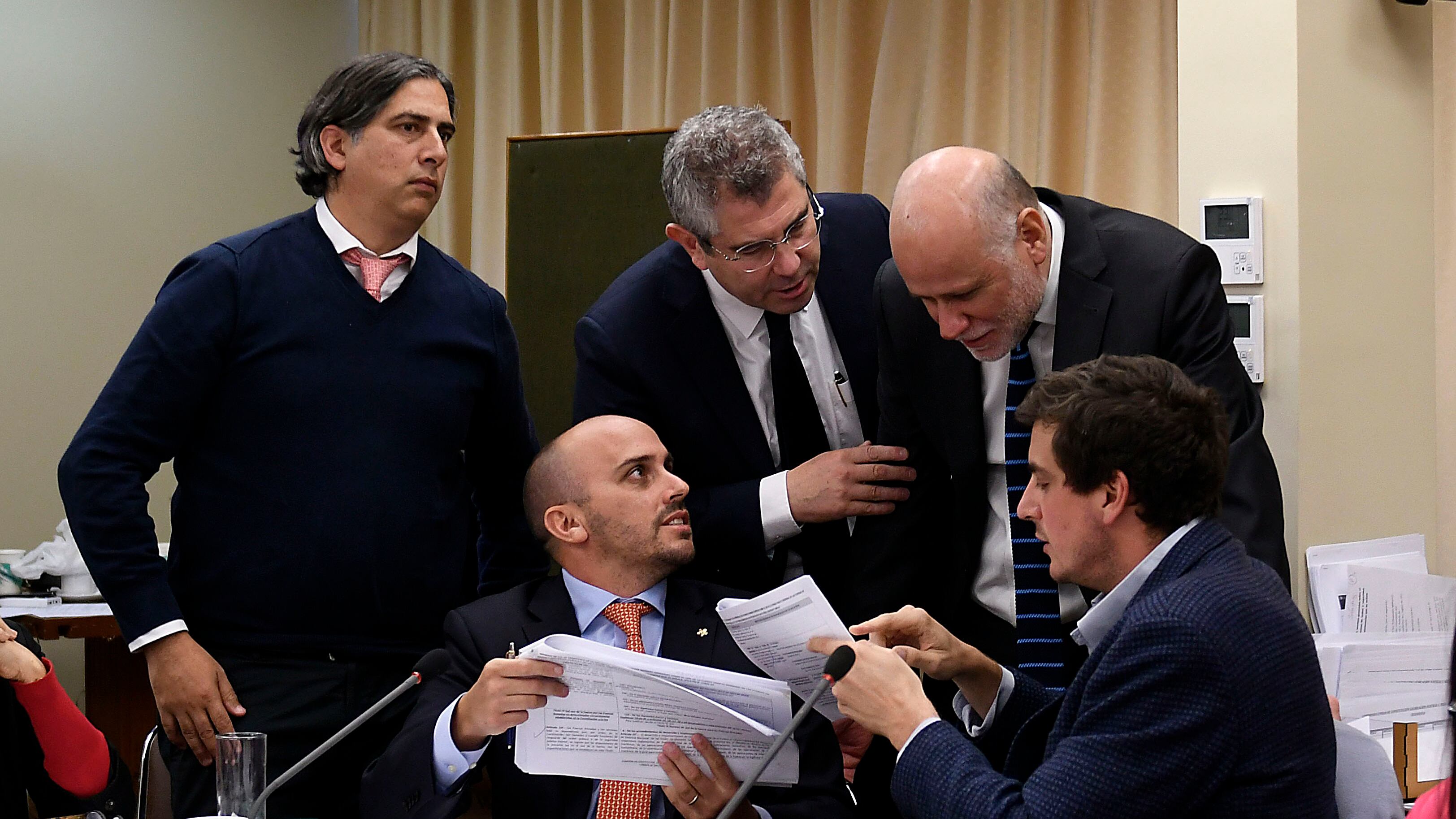0El diputado Longton y el ministro Elizalde tuvieron un altercado por el veto. / AGENCIAUNO