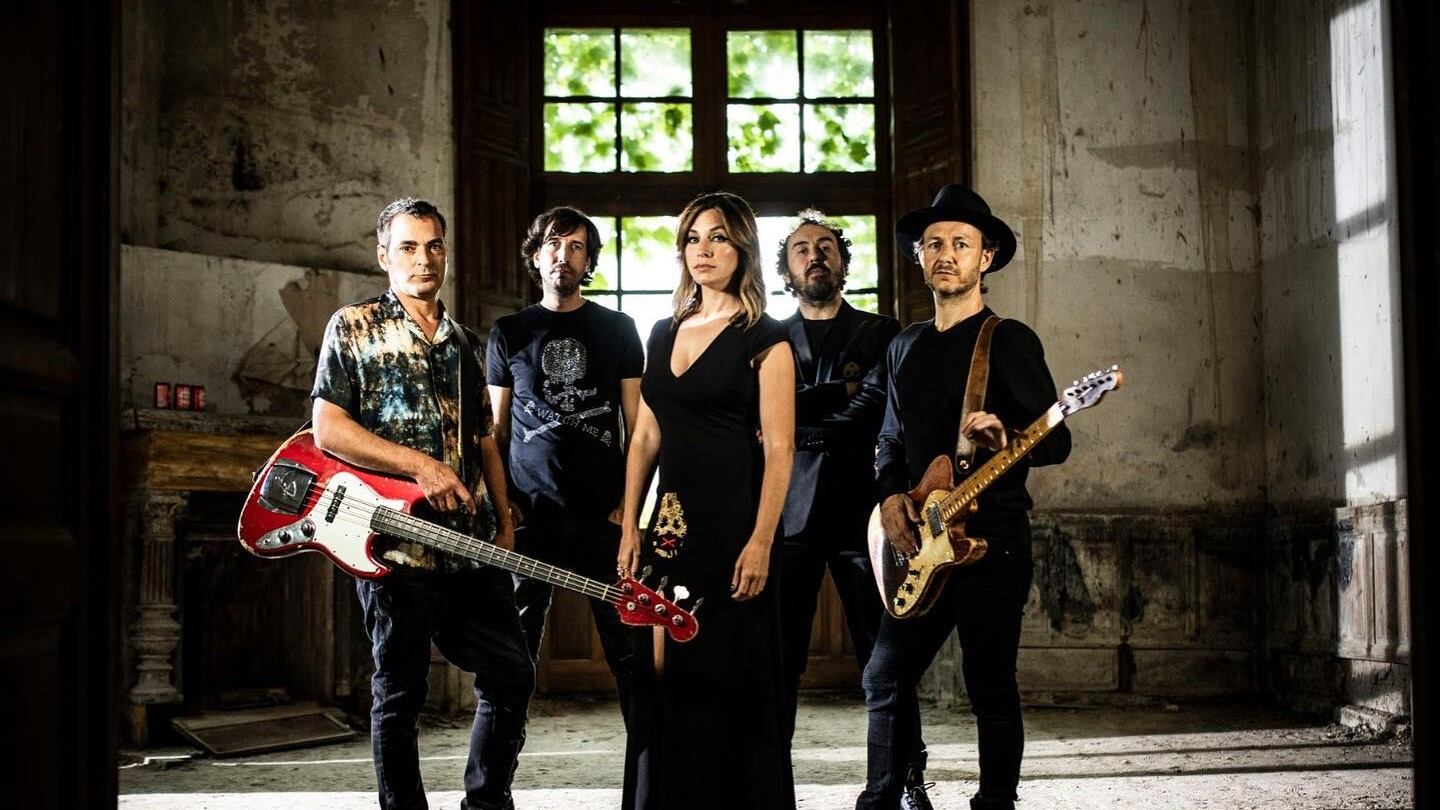 Luego de 17 años, tras ocupar el lugar de Amaia Montero, Leire Martínez se separa de La Oreja de Van Gogh.