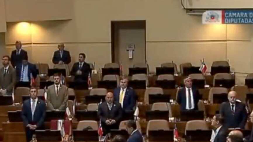 Minuto de silencio en Cámara de Diputados