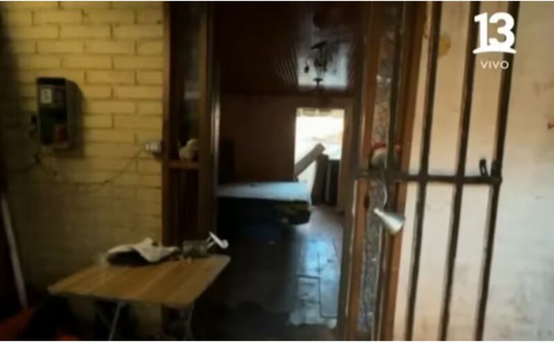 PDI y Fiscalía ECOH levantaron huellas, rastros biológicos y objetos personales desde la vivienda abandonada.