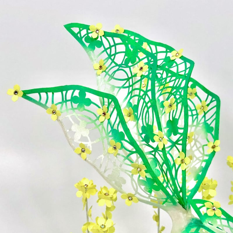 El artista japonés Naofumi Hama transforma una de las figuras más emblemáticas del origami —la grulla— en esculturas tridimensionales llenas de vida. Foto: cortesía.