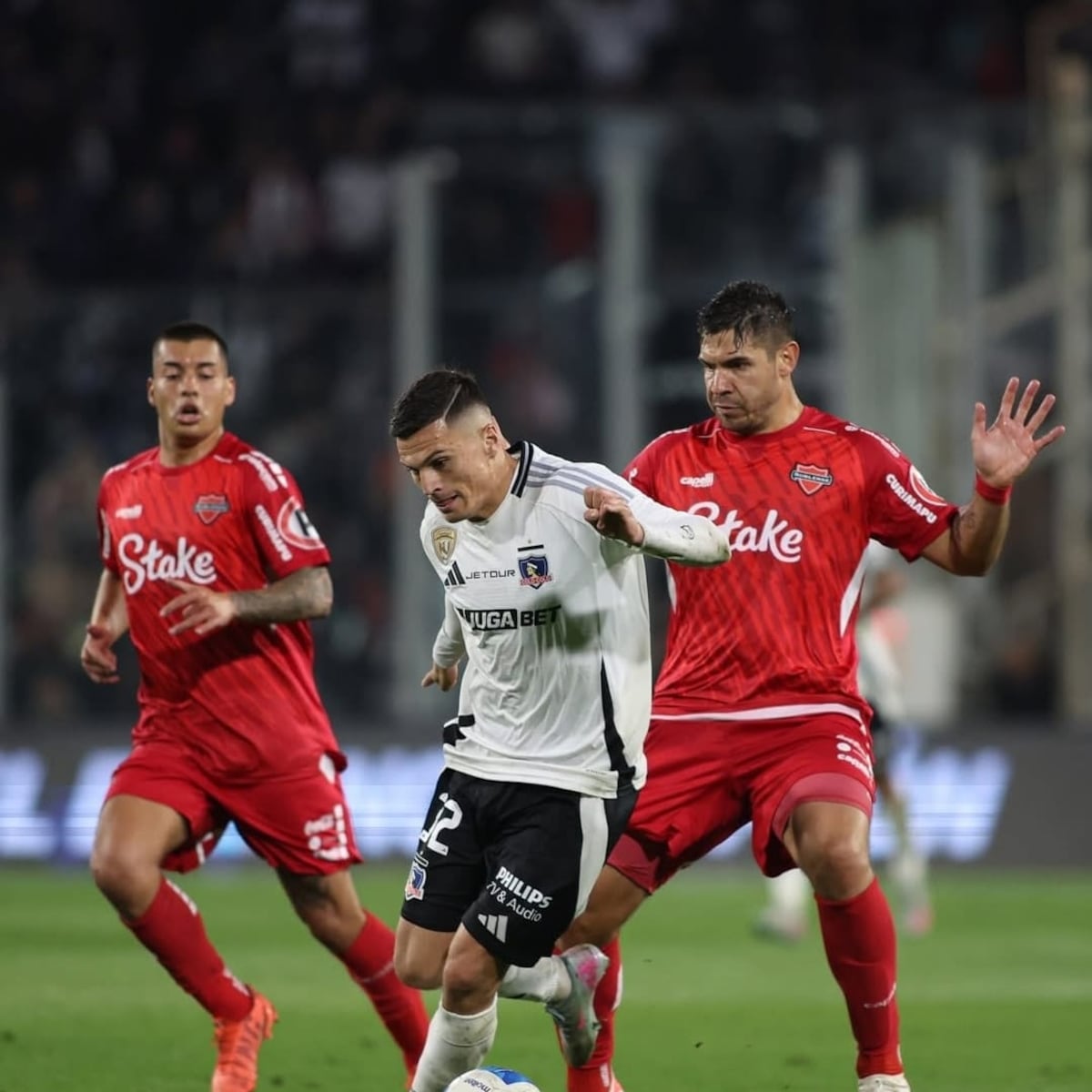 Colo Colo remonta y empata con Ñublense Colo Colo remonta y empata con Ñublense